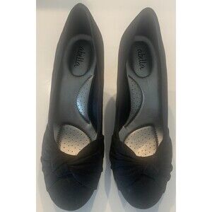 Abella Classic Black Pumps